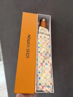 LV Umbrellas E520260602076549