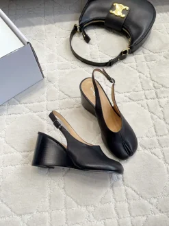 MAISON MARGIELA Pumps & Heels Leather (Black) EU35-39 B90202606032574129