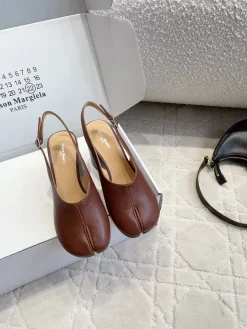 Alternative view of MAISON MARGIELA Pumps & Heels Leather (Brown-Black) EU35-39 B90202606032575129