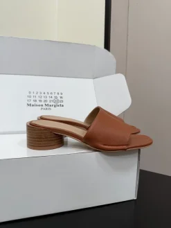 MAISON MARGIELA Sandals & Mules Leather (Brown) EU35-41 B60202606032434119