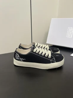 MAISON MARGIELA Sneakers & Trainers Canvas (Black-White) EU35-44 B60202606032441119