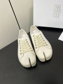 Alternative view of MAISON MARGIELA Sneakers & Trainers Canvas (White) EU35-44 B60202606032444119