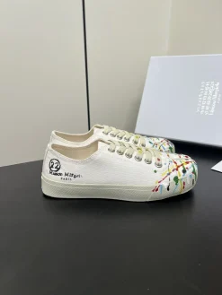 MAISON MARGIELA Sneakers & Trainers Canvas (White-Multi) EU35-44 B80202606032445129