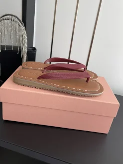MIU MIU Slides & Slippers Leather (Brown-Red) EU35-39 A9020260603251899