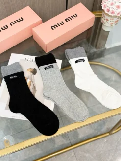 MIU MIU Socks E520260602072049