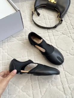 MM6 Flats & Loafers Leather (Black) EU35-39 B40202606032555109