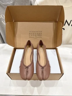 Alternative view of MM6 Flats & Loafers Leather (Brown-Black) EU35-40 C30202606032561139