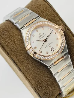 Alternative view of OMEGA Constellation Automatic (White Dial) 27mm OM A700202606040468549