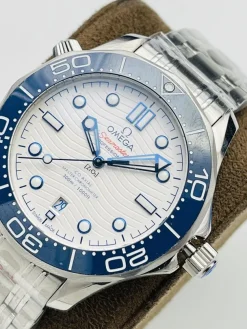 Alternative view of OMEGA Seamaster Automatic 300 (White Dial) 42mm VS A650202606040161539