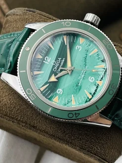 Alternative view of OMEGA Seamaster Automatic (Green Dial) 41mm A400202606040471469