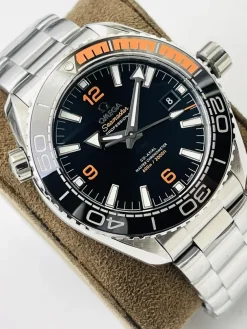 Alternative view of OMEGA Seamaster Automatic Planet Ocean (Black Dial) 42mm VS B250202606040602709