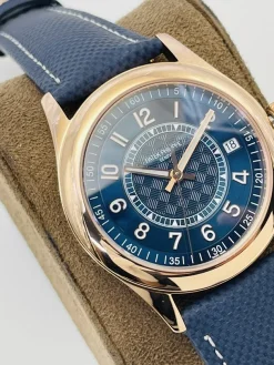 Alternative view of PATEK PHILIPPE Calatrava Automatic 6007G-011 (Blue Dial) 40mm A600202606040364519