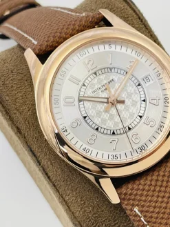 Alternative view of PATEK PHILIPPE Calatrava Automatic (White Dial) 40mm A600202606040359519