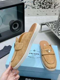 PRADA Slides & Slippers Suede (Brown-White) EU35-45 B30202606032863109