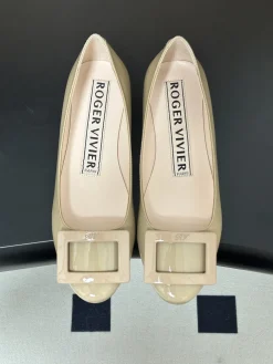 Alternative view of ROGER VIVIER Flats & Loafers Patent Leather (Beige) EU35-39 B90202606033020129