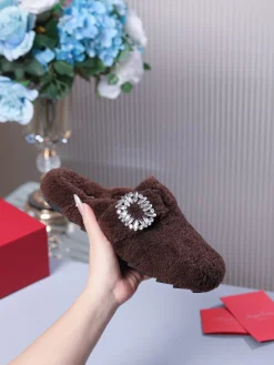 ROGER VIVIER Slides & Slippers Shearling (Brown) EU35-39 B30202606033035109
