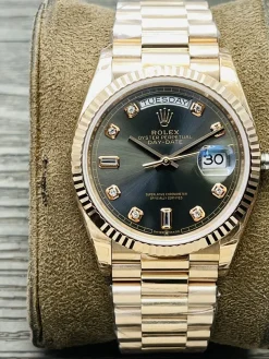 ROLEX Day-date Automatic (Black Dial) 40mm A900202606040007609