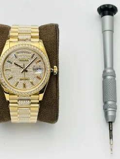 Alternative view of ROLEX Day-date Automatic (Gold Dial) 36mm B600202606040253809