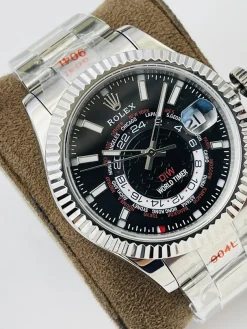 Alternative view of ROLEX GMT Master Automatic (Black Dial) 42mm A600202606040259519
