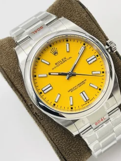 Alternative view of ROLEX Oyster Perpetual Automatic (Yellow Dial) 41mm A800202606040232579