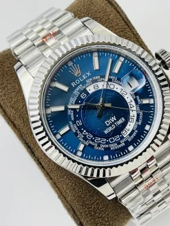 Alternative view of ROLEX Sky Dweller Automatic (Blue Dial) 42mm A600202606040255519