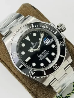 ROLEX Submariner Automatic (Black Dial) 40mm VS B250202606040605709