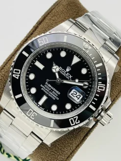 Alternative view of ROLEX Submariner Automatic (Black Dial) 40mm VS B250202606040605709