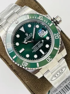 Alternative view of ROLEX Submariner Automatic (Green Dial) 40mm CLEAN B450202606040195769