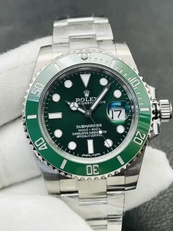 ROLEX Submariner Automatic (Green Dial) 40mm VS B250202606040185709