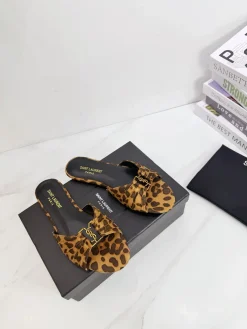 Alternative view of SAINT LAURENT Slides & Slippers Calf Hair (Brown-Black) EU35-42 B20202606033121109