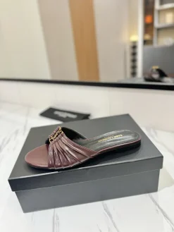 SAINT LAURENT Slides & Slippers Leather (Burgundy-Gold) EU35-42 B40202606033104109