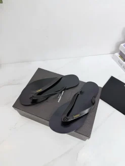 Alternative view of SAINT LAURENT Slides & Slippers Rubber (Black-Gold) EU35-42 B40202606033082109