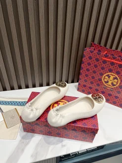 Alternative view of TORY BURCH Flats & Loafers Leather (White-Gold) EU35-43 A8020260603313199