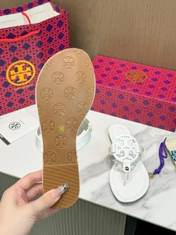 Alternative view of TORY BURCH Sandals & Mules Leather (White) EU35-42 A2020260603313779
