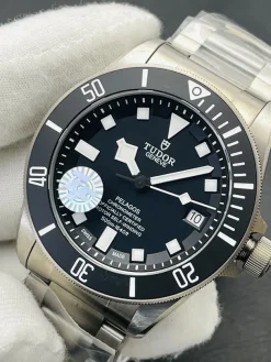 Alternative view of TUDOR Pelagos Automatic 25500TN (Black Dial) 42mm ZF A550202606040112509