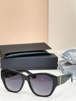 Alternative view of UNCATEGORIZED Glasses & Sunglasses E720260602050849