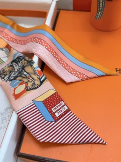 Alternative view of UNCATEGORIZED Scarves & Twilly E020260602054449