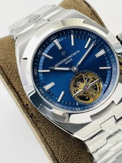 Alternative view of VACHERON CONSTANTIN Overseas Automatic (Blue Dial) 40mm TW A750202606040163569