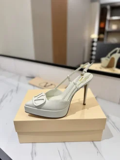 VALENTINO Pumps & Heels Leather (White-Gold) EU35-39 C10202606033446129