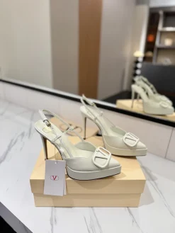 Alternative view of VALENTINO Pumps & Heels Leather (White-Gold) EU35-39 C10202606033446129