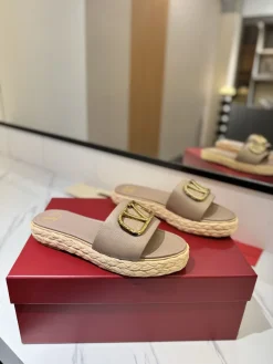 Alternative view of VALENTINO Slides & Slippers Leather-Raffia (Beige-Gold) EU35-39 B40202606033527109