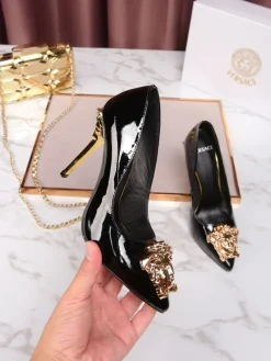 VERSACE Pumps & Heels Patent Leather (Black-Gold) EU35-42 A9020260603358299