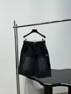 Alternative view of BALENCIAGA Trousers & Shorts Denim (Black) 27-30 B90202607050089