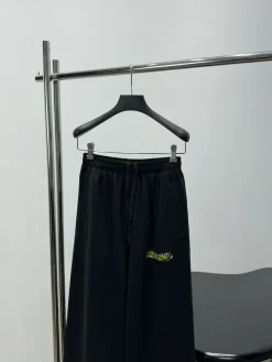 Alternative view of BALENCIAGA Trousers & Shorts Jersey Cotton (Black) S-L B90202607050090