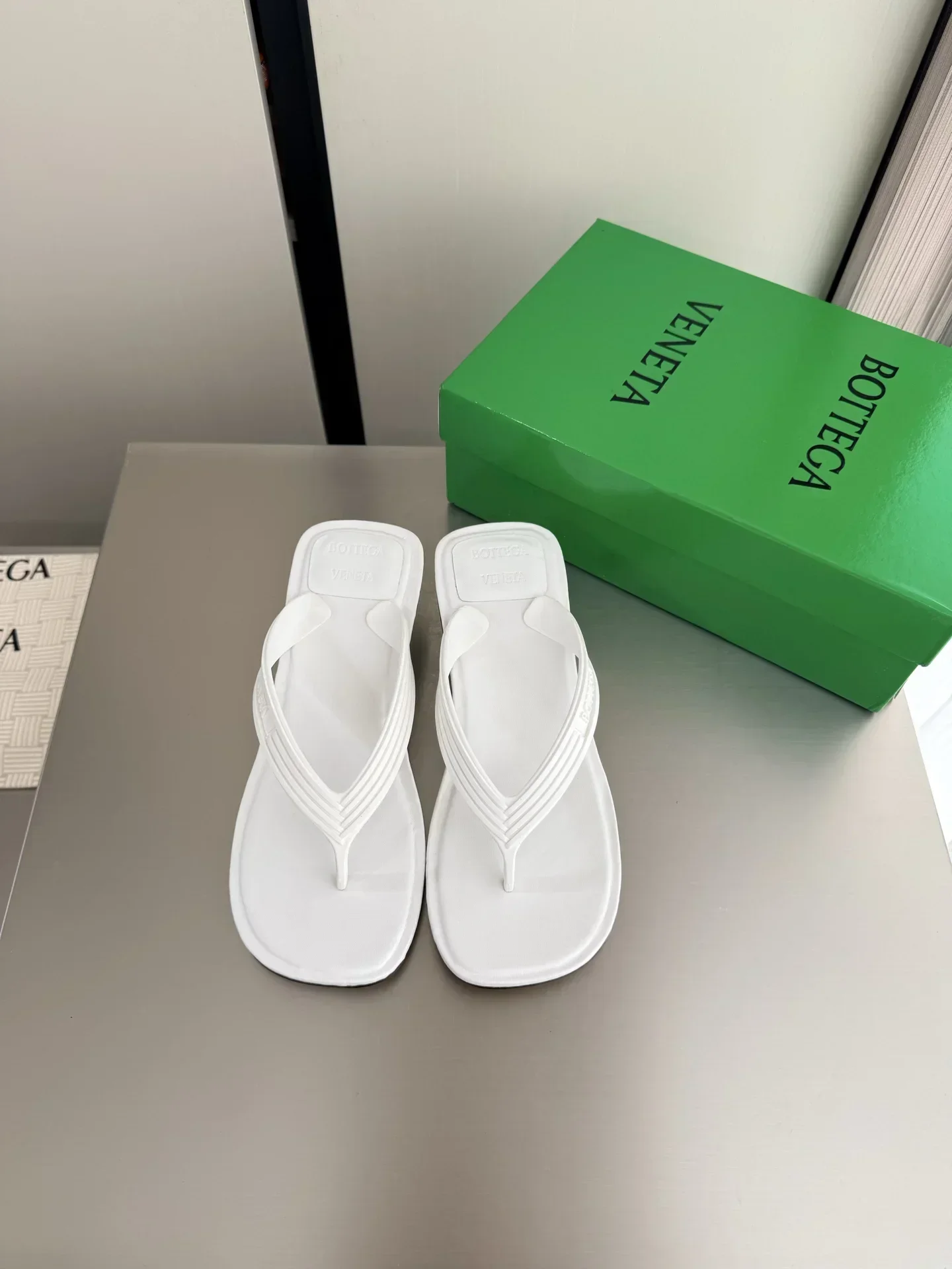 BOTTEGA VENETA Sandals & Mules Rubber (White) EU35-40 B80202607050116 - Image 4