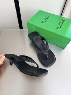 BOTTEGA VENETA Slides & Slippers Rubber (Black) EU35-42 B80202607050117