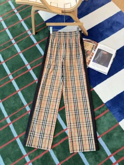BURBERRY Trousers & Shorts Cotton (Beige-Black-Red-White) S-L C25202607050136