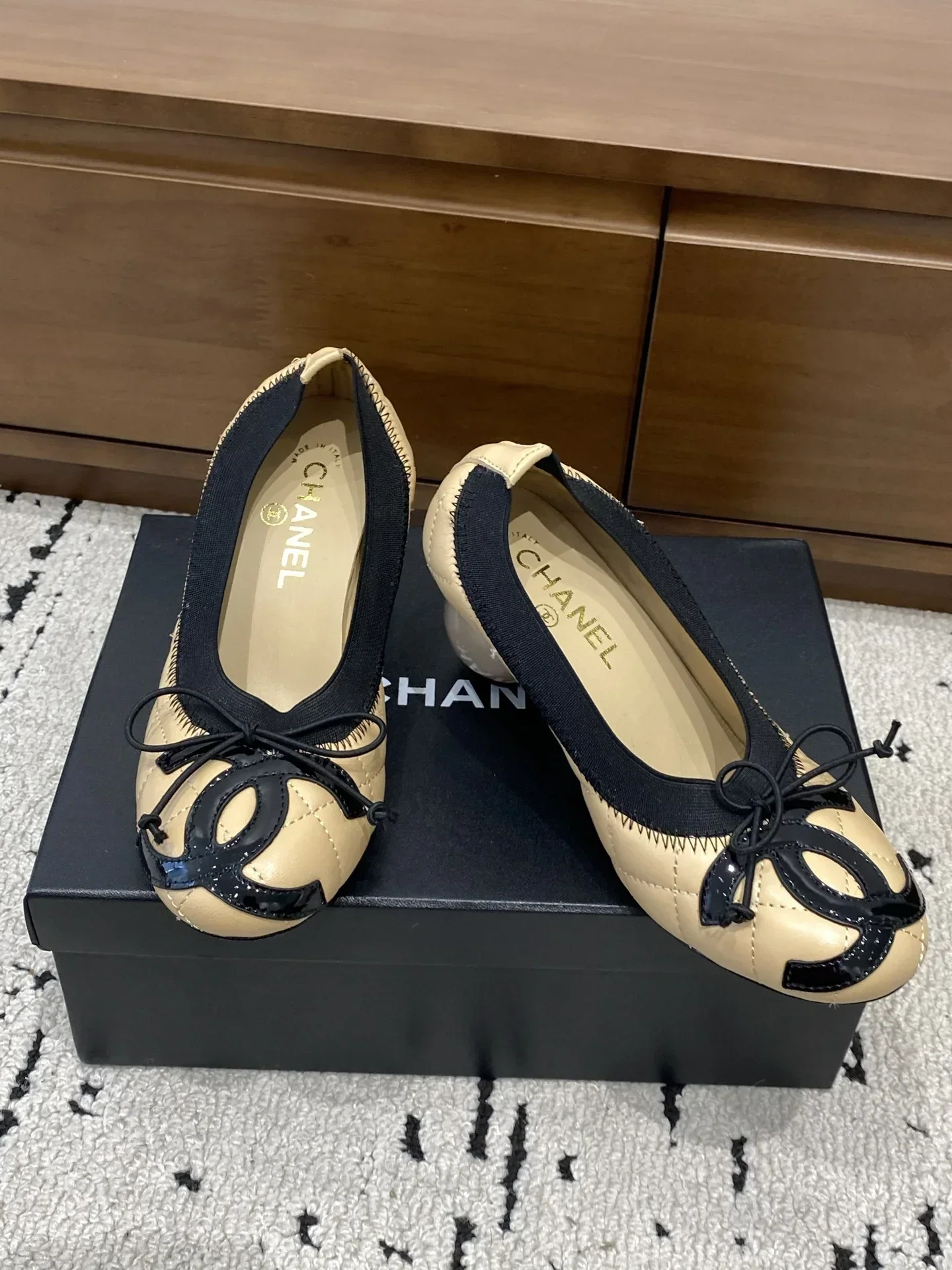 CHANEL Flats & Loafers Lambskin (Beige-Black) EU35-39 B80202607051350 - Image 9