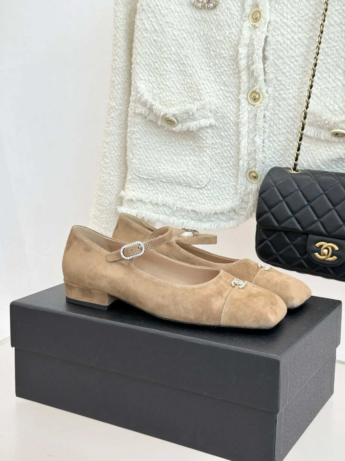 CHANEL Flats & Loafers Suede (Beige) EU35-39 B70202607051314