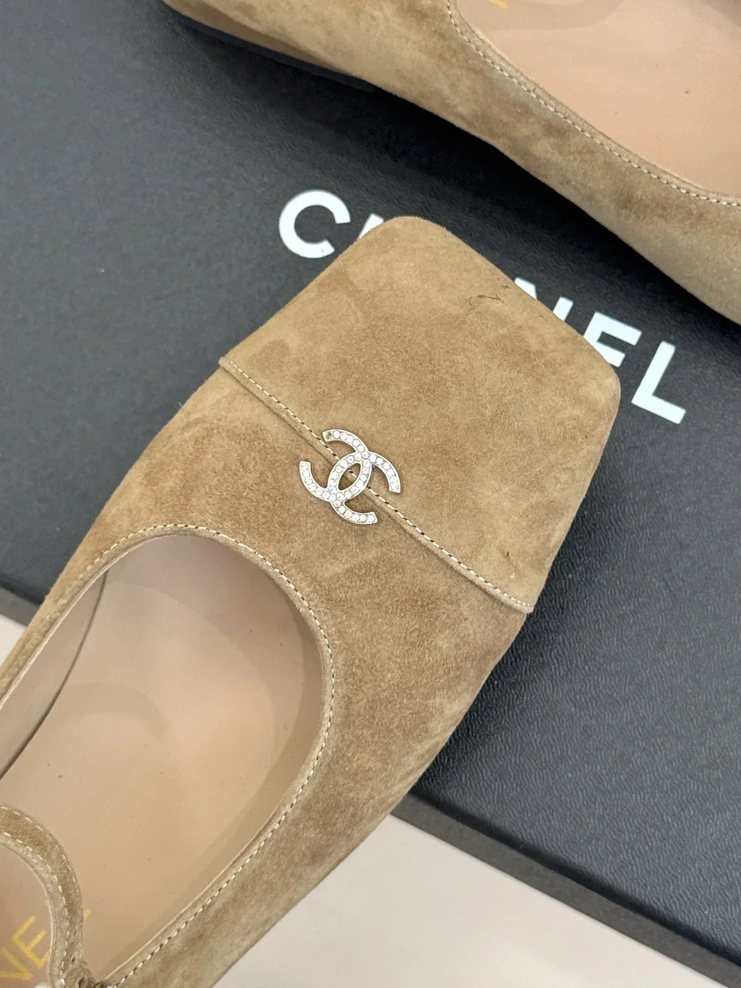 CHANEL Flats & Loafers Suede (Beige) EU35-39 B70202607051314 - Image 7